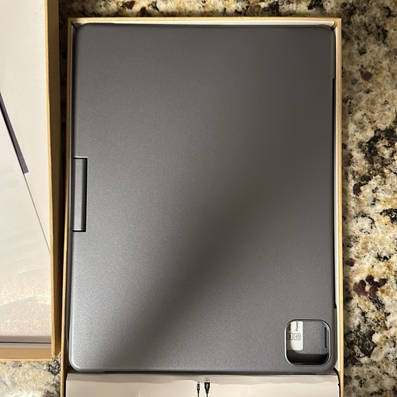 iPad Pro, iPad Ait Swivel Keyboard Case - new in box - Picture 4 of 5